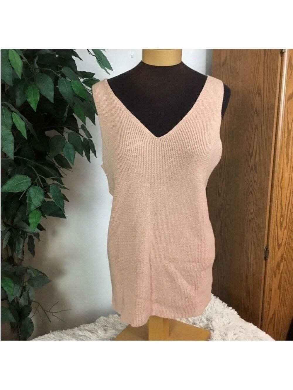 Elizabeth & James plus size sweater tank Woman’s size 4X paden peach